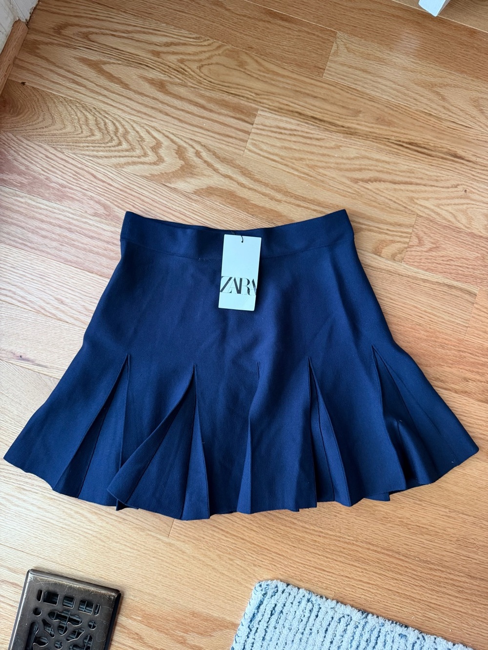 Zara Navy Pleated Mini Skirt Size M NWT Preppy Tennis Schoolgirl